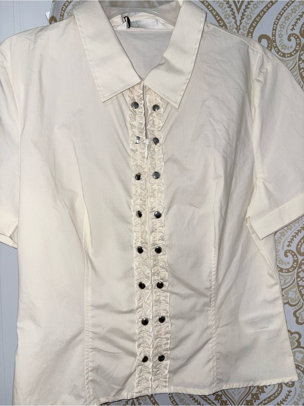Zara Cream Button-Front Blouse with Ruffle Trim - Picture 2 of 3